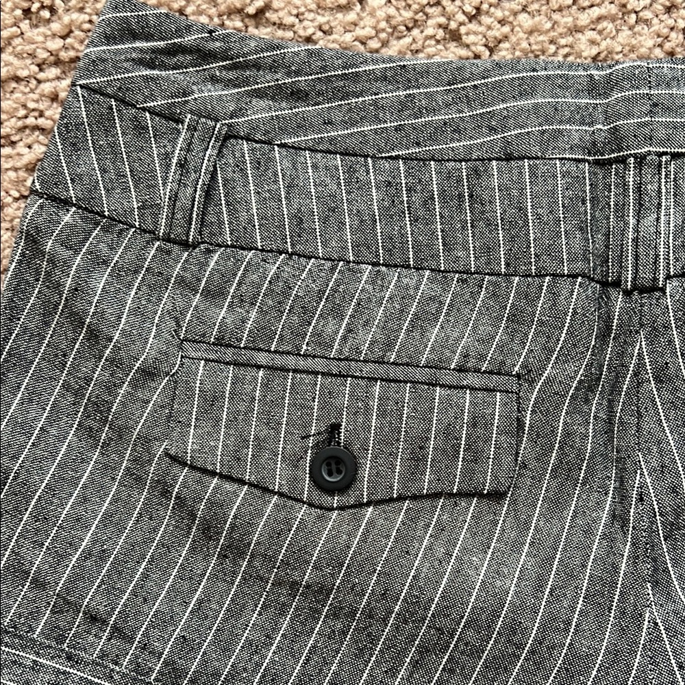 G by Guess Gray pinstriped shorts women’s size 25/0 linen and cotton blend - Picture 7 of 14